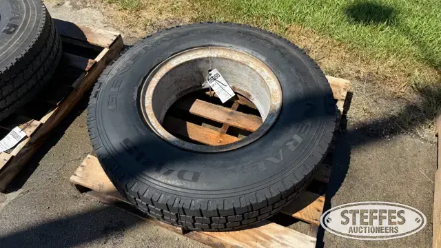 General 9.00R20 tire