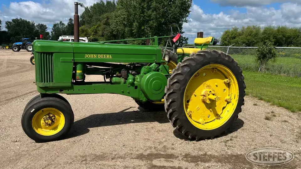 1953 John Deere 50 Collectible Tractor