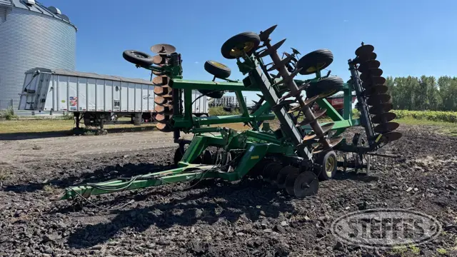 John Deere 650