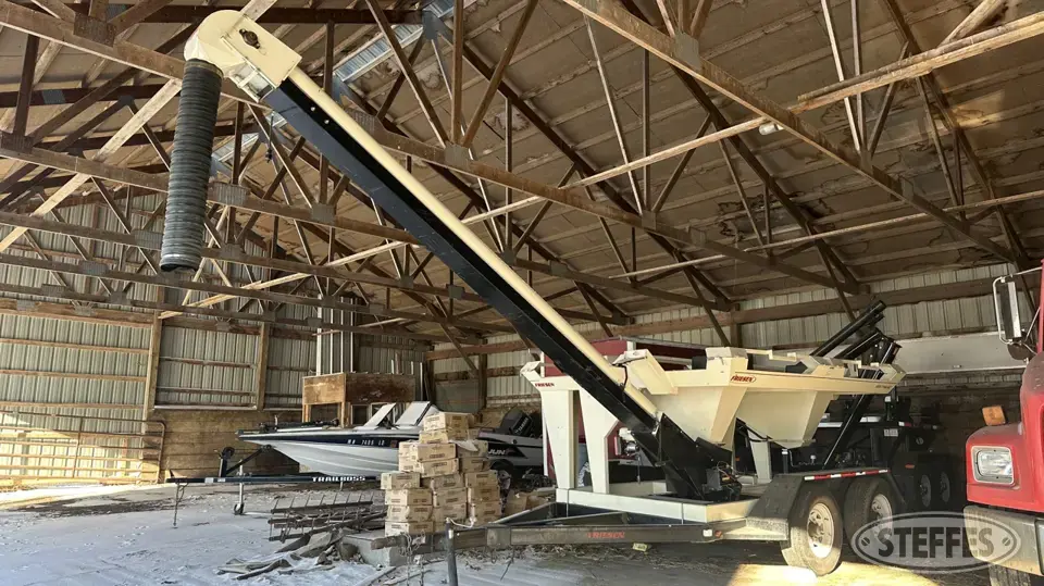 Meridian Seed Titan 4SE Bulk Seed Tender Trailer