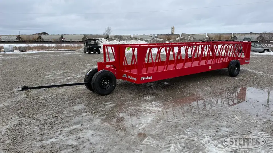 2026 Industrias America 82R Feeders and Bunk