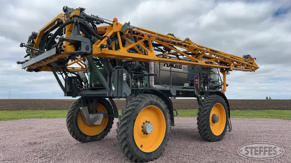 2015 Hagie STS12 Self-Propelled Sprayer