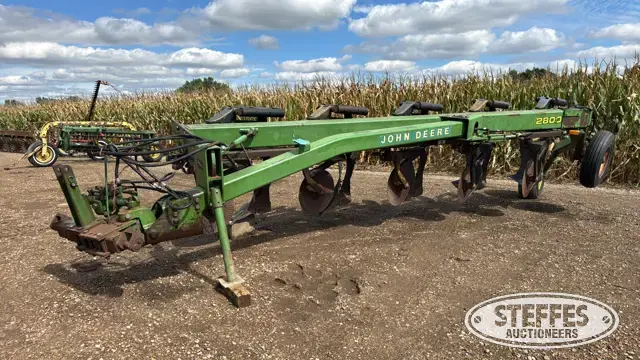 John Deere 2800
