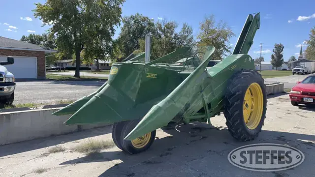 1957 John Deere 620