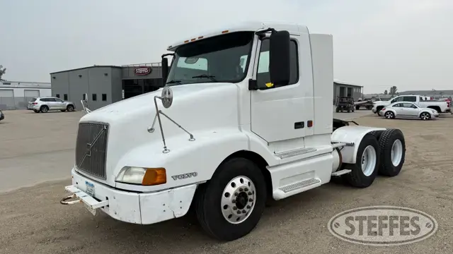 1999 Volvo VN
