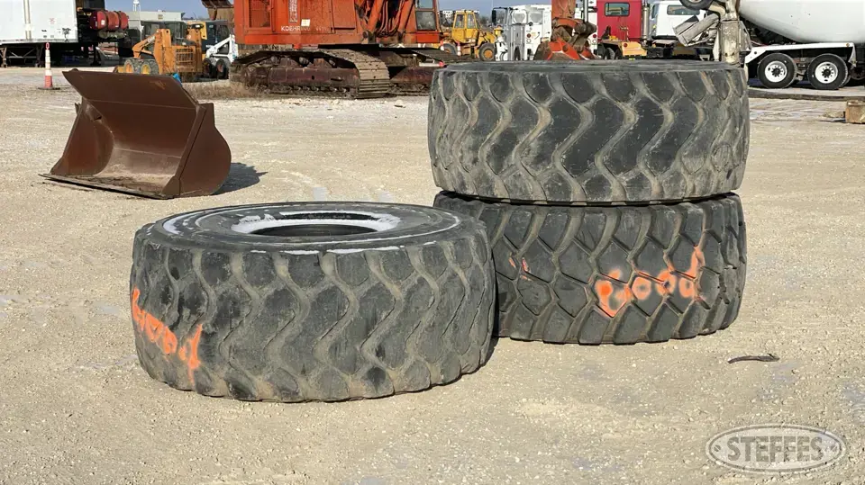 (3) Michelin 29.5R25 tires Construction Equipment Tire