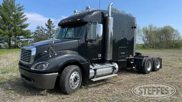2009 Freightliner Columbia 120