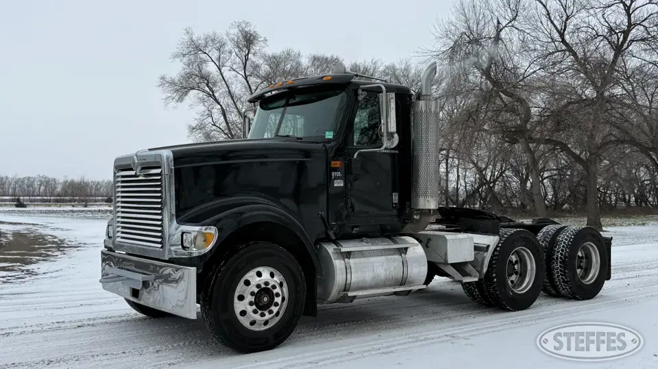 2006 International 9900i Conventional Truck without Sleeper