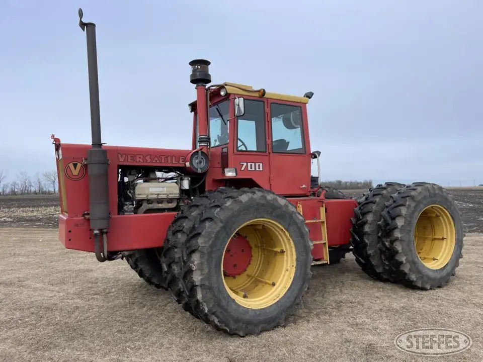 1974 Versatile 700 4WD Tractor