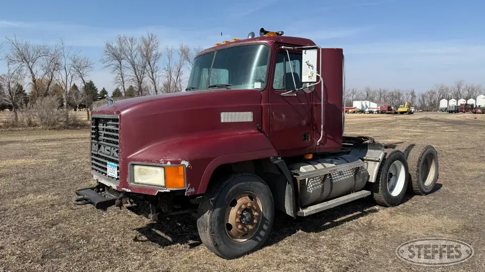 1998 Mack CH613 Conventional Truck without Sleeper