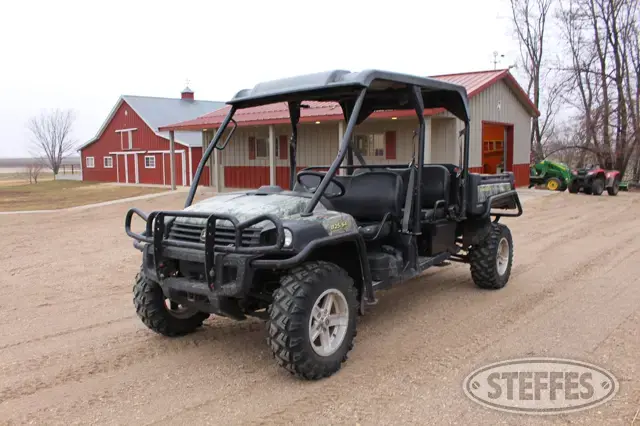 2017 John Deere 825i S4