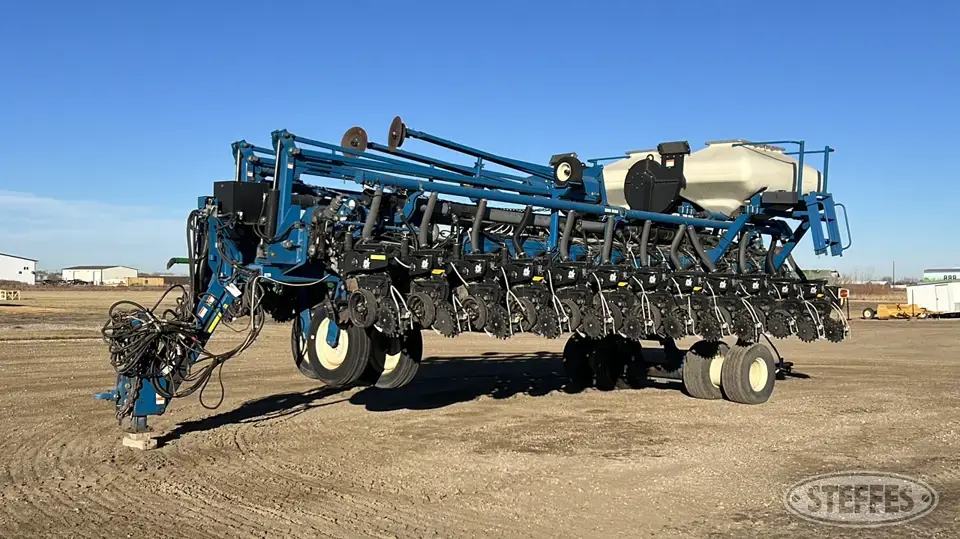 2010 Kinze 3700 12 or More Row Planter