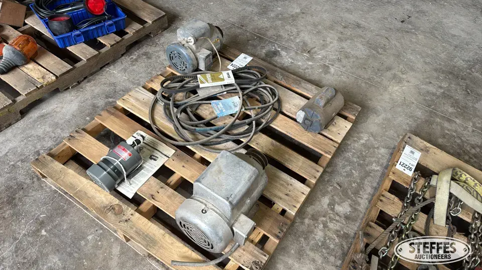 (4) Electric motors Farm Support Item