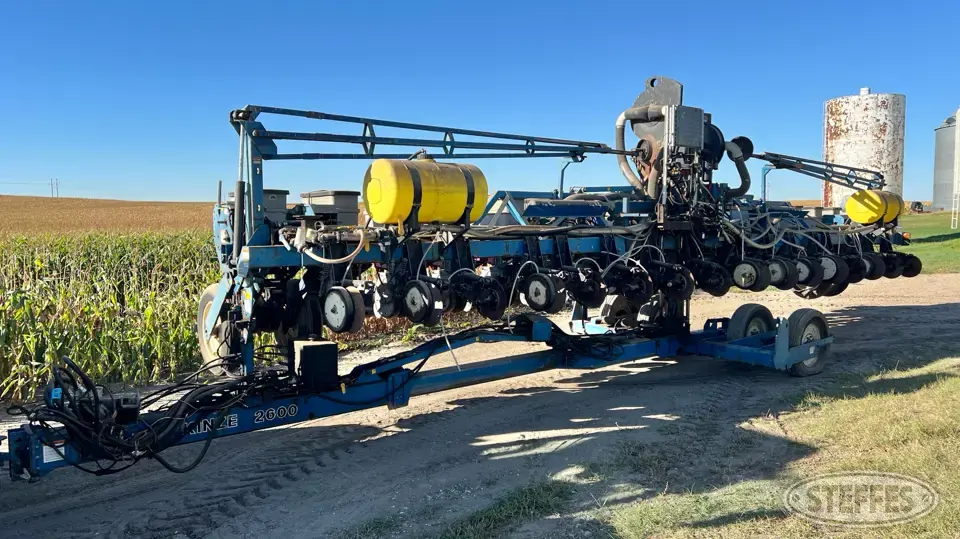 Kinze 2600 12 or More Row Planter