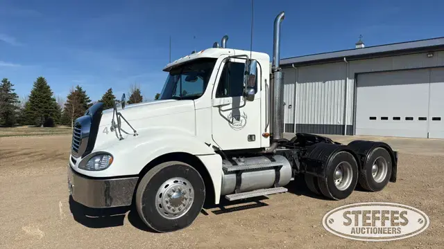 2004 Freightliner Columbia 120