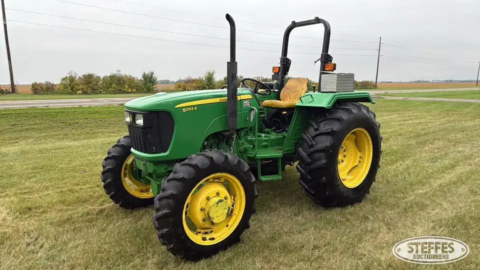 2009 John Deere 5055E MFWD Tractor