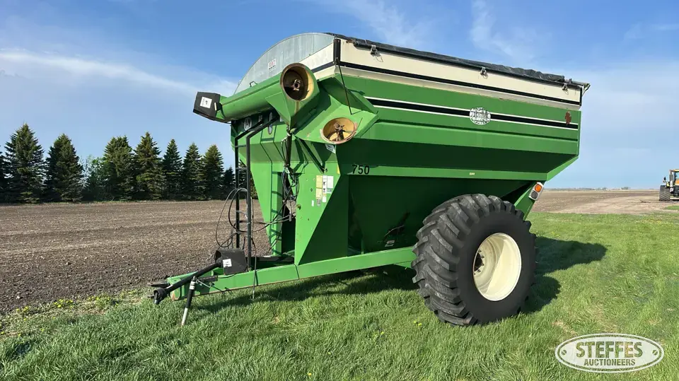 J&M 750-14 Grain Cart