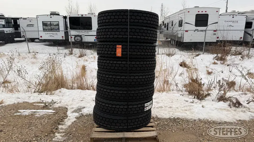 (8) Headway HLD811 11R22.5 tires Truck Tire