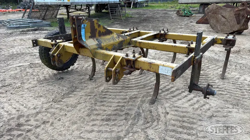 Landoll 220 Chisel Plow