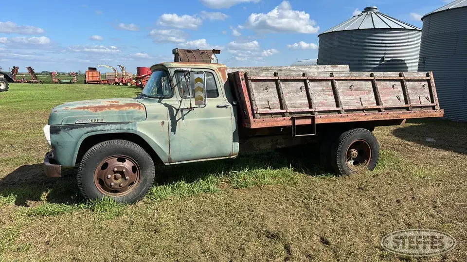 1957 Ford F600 Grain Truck