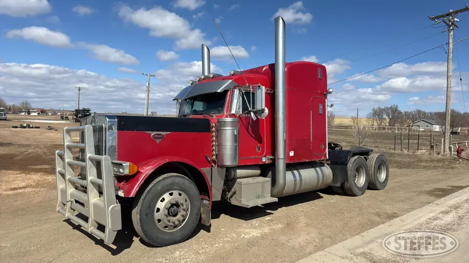 2003 Peterbilt 379 Conventional Truck with Sleeper