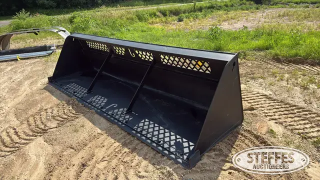 Skid steer snow bucket