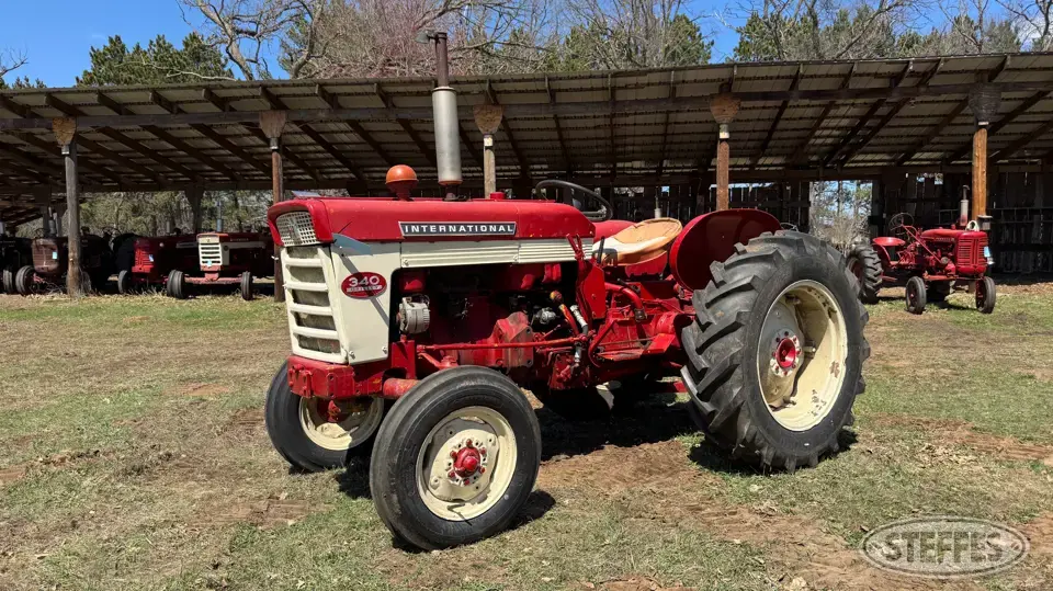 1960 International 340 Utility Collectible Tractor