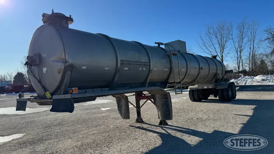 2006 West Mark Manure Tanker Manure Storage and Transportation Equipment