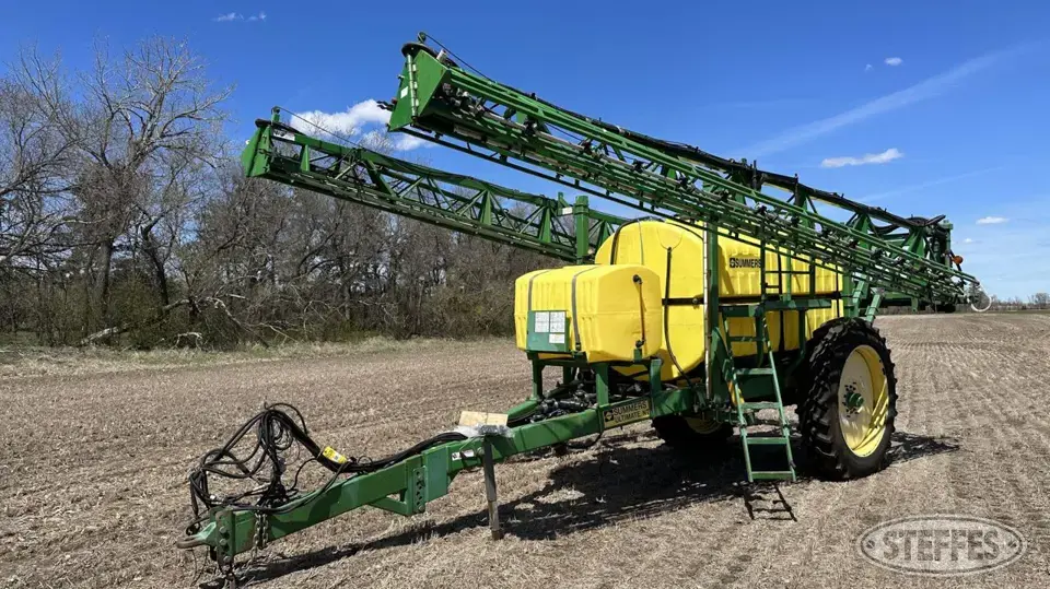 2005 Summers Ultimate NT Pull-Type Sprayer