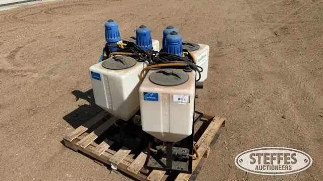 (4) Dosatron applicators
