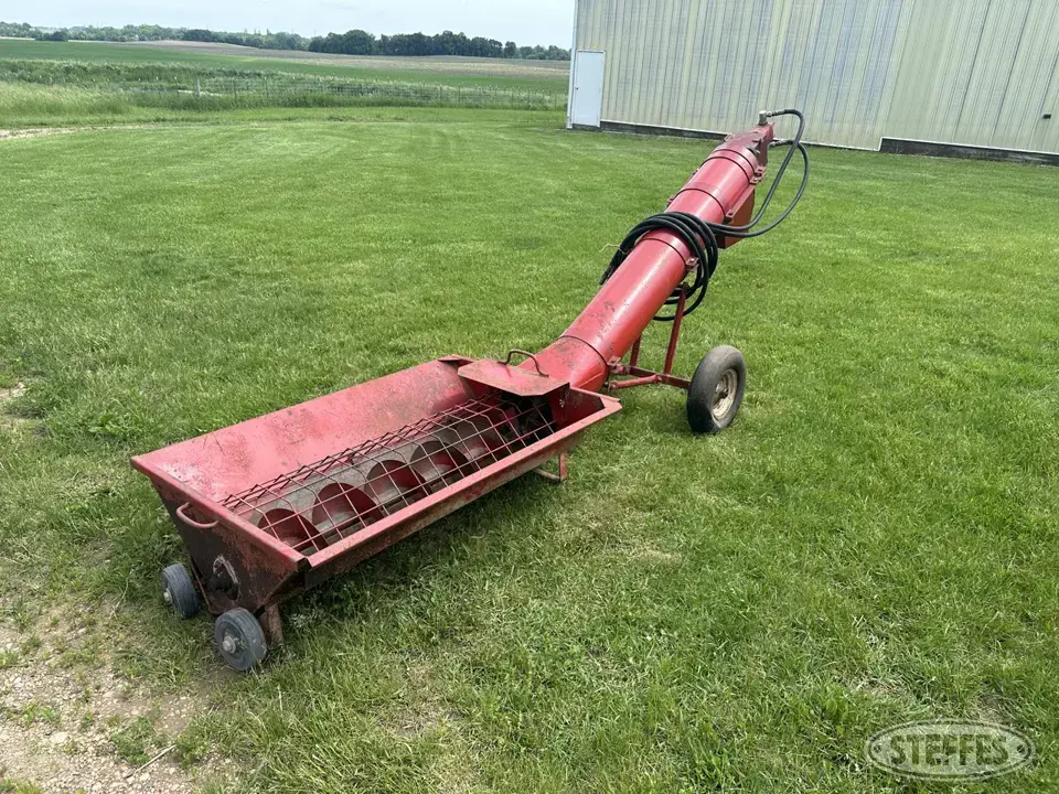 Sudenga 825 Transfer-Jump Augers and Conveyor