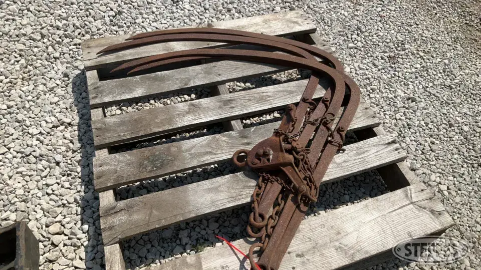Hay Forks Farm Support Item