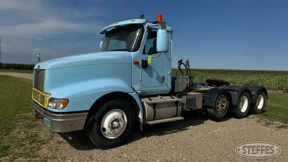 2007 International 9400i Conventional Truck without Sleeper