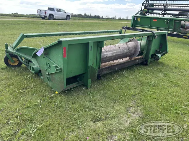 John Deere 212