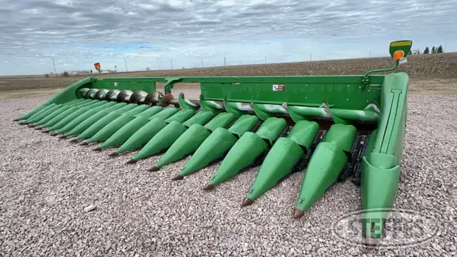 2017 John Deere 618C