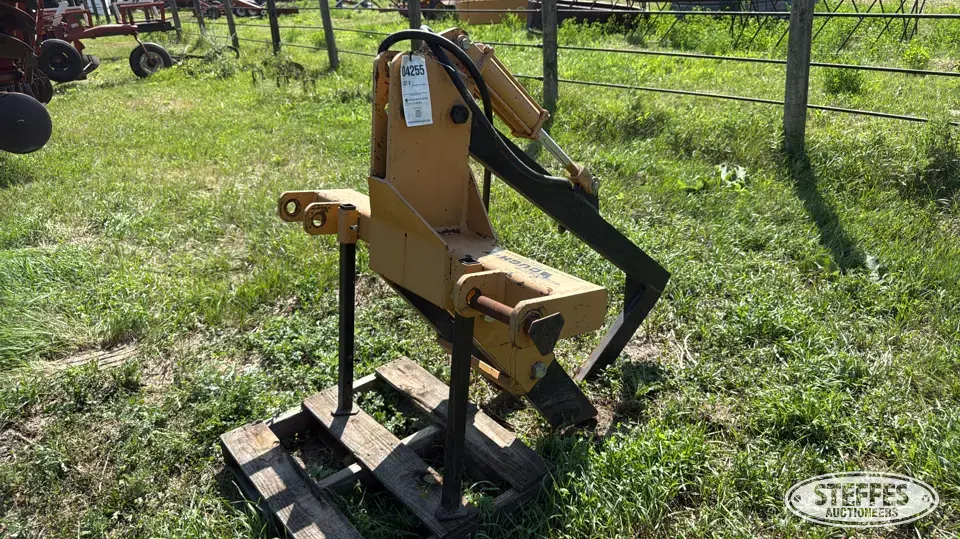 Tough-T hyd. rock picker