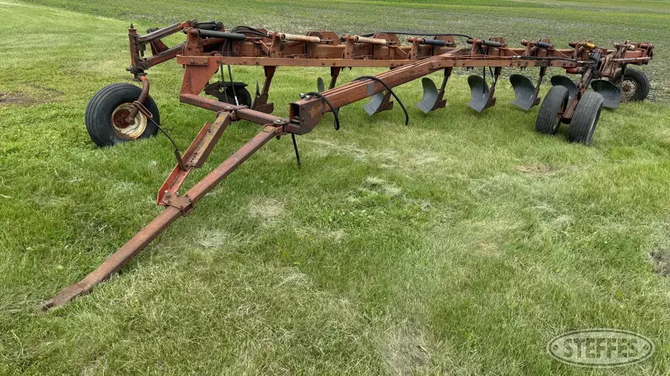 Melroe 903 Plow
