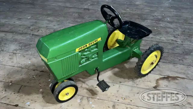 John Deere Pedal Tractor
