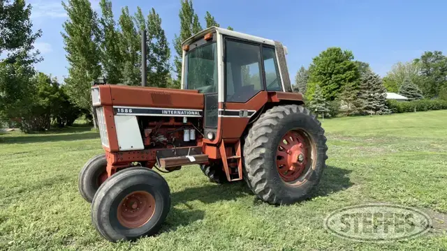 1976 International 1586