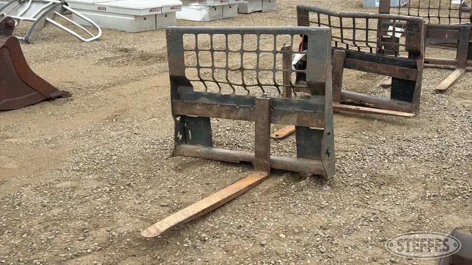 Bobcat skid steer pallet forks Skid Steer Fork