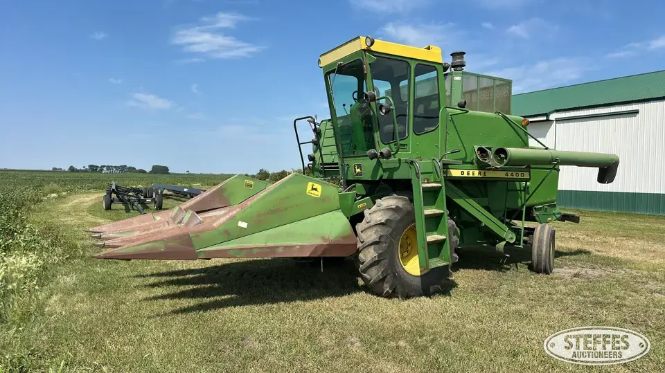 1978 John Deere 4400 Combine