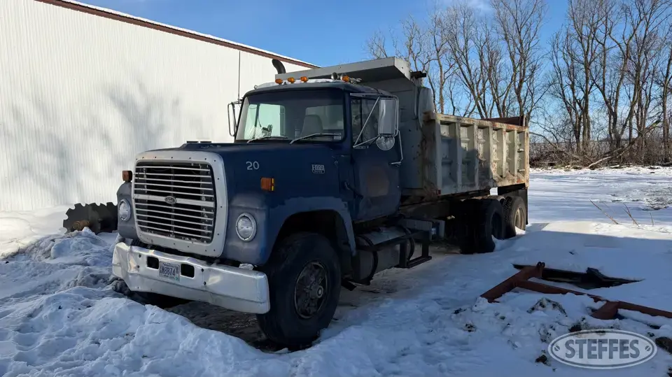 1981 Ford L9000 Dump Truck