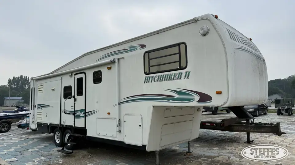 1999 NuWa Hitchhiker II Camper
