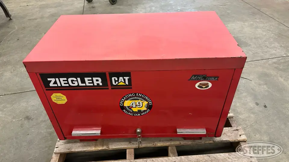 MAC Tools Storage and Bench