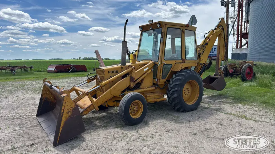 Ford 550 Loader Backhoe