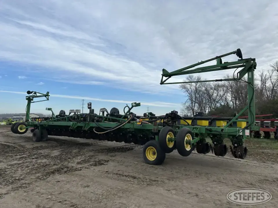 1994 John Deere 7300 12 or More Row Planter