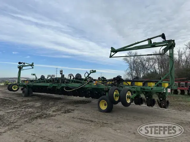 1994 John Deere 7300