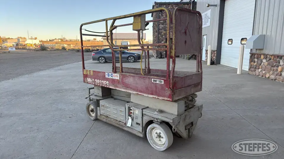 1998 MEC 2033ES Scissor Lift