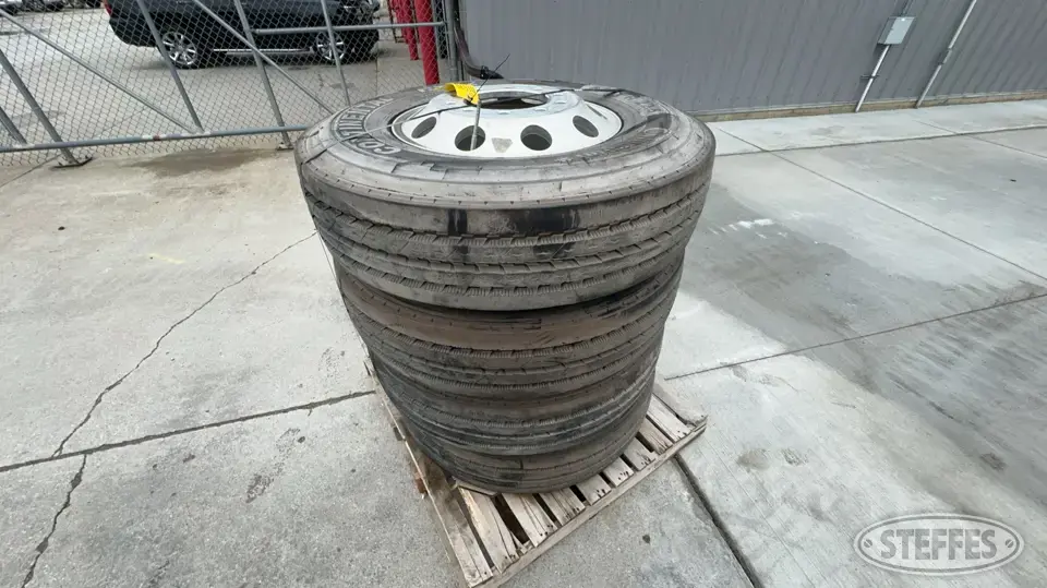 (4) Continental 11R22.5 tires Truck Tire