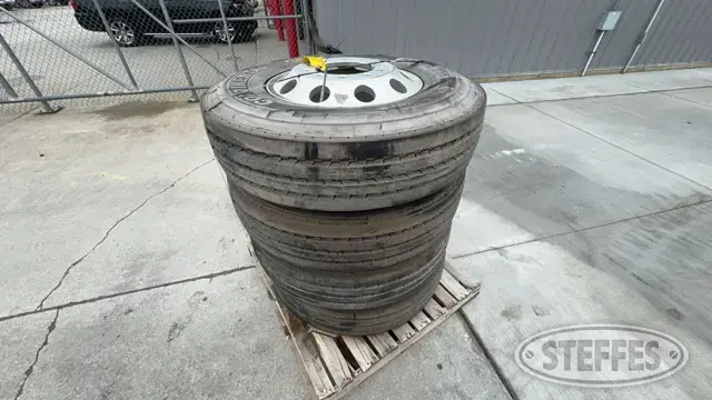 (4) Continental 11R22.5 tires